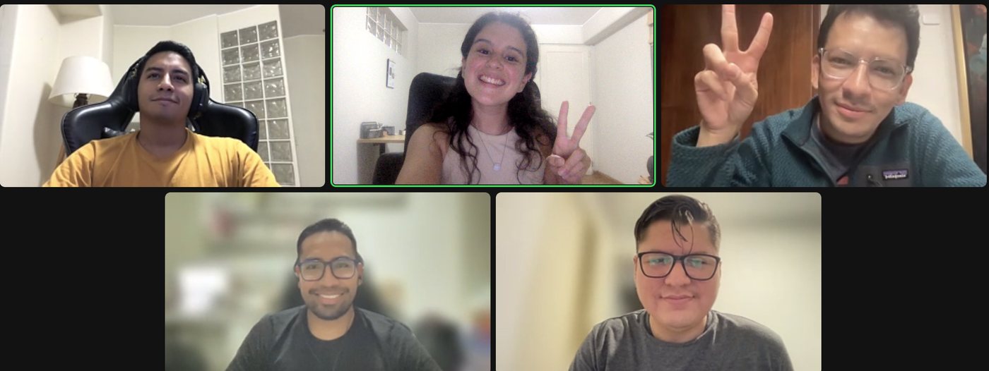 Sesión real del Round-Table por Zoom con profesionales conversando en inglés
